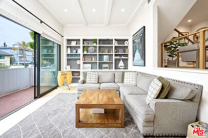 Outstanding Via Marina Tahiti Condominium Located at 3602 Via Dolce was Just Sold